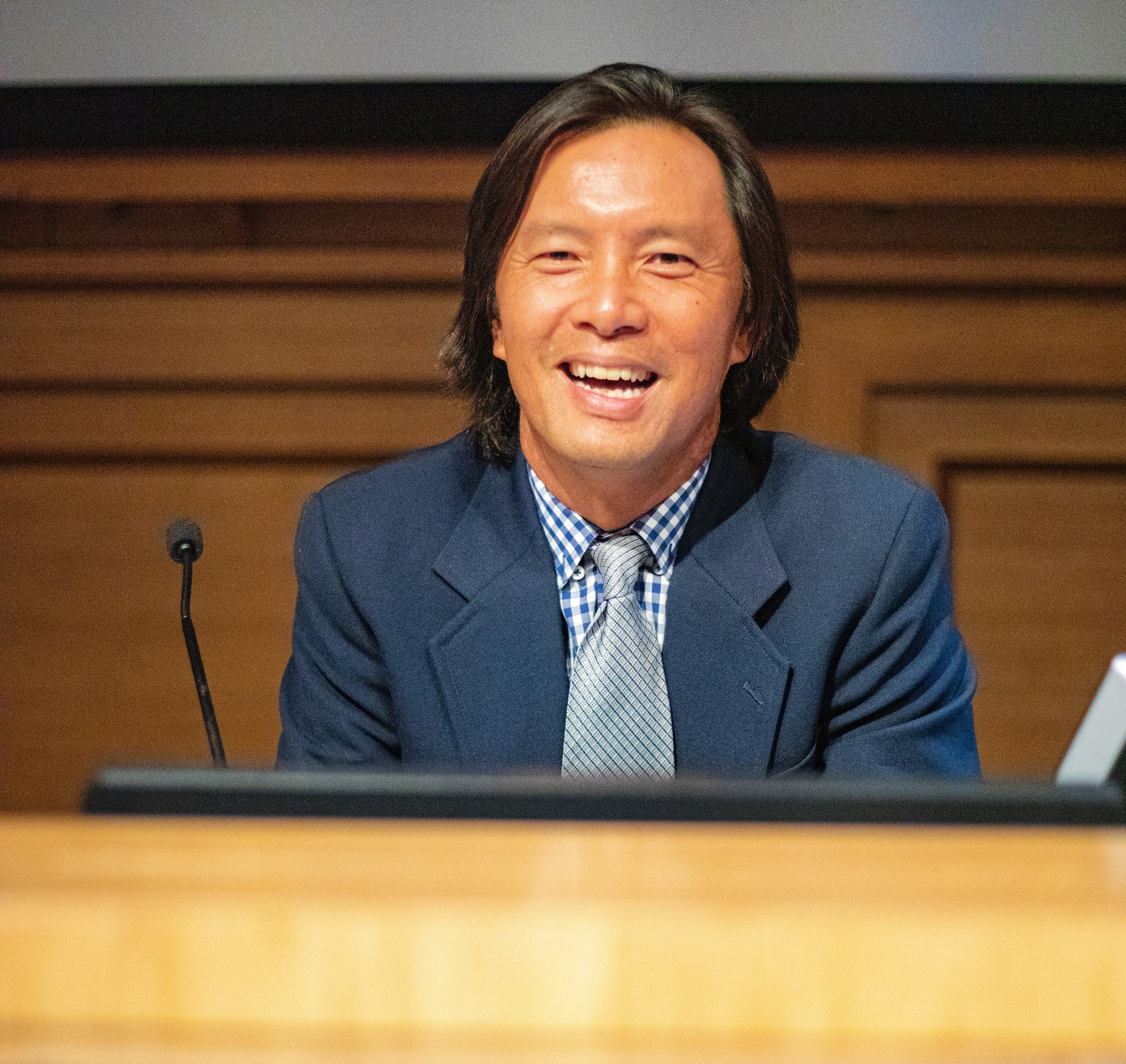 Robert Lo_Headshot (2020).jpg